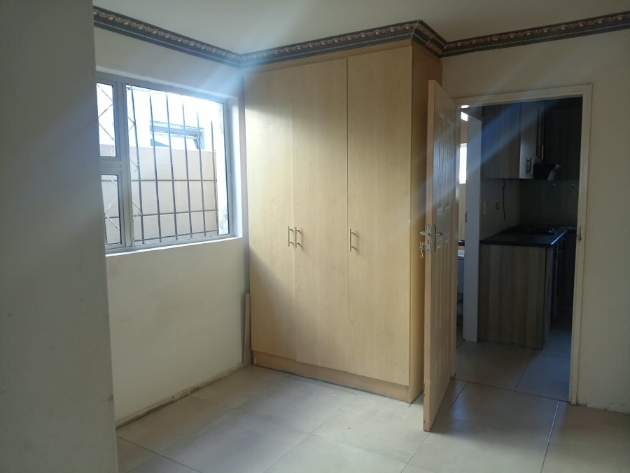 To Let 3 Bedroom Property for Rent in Lentegeur Western Cape